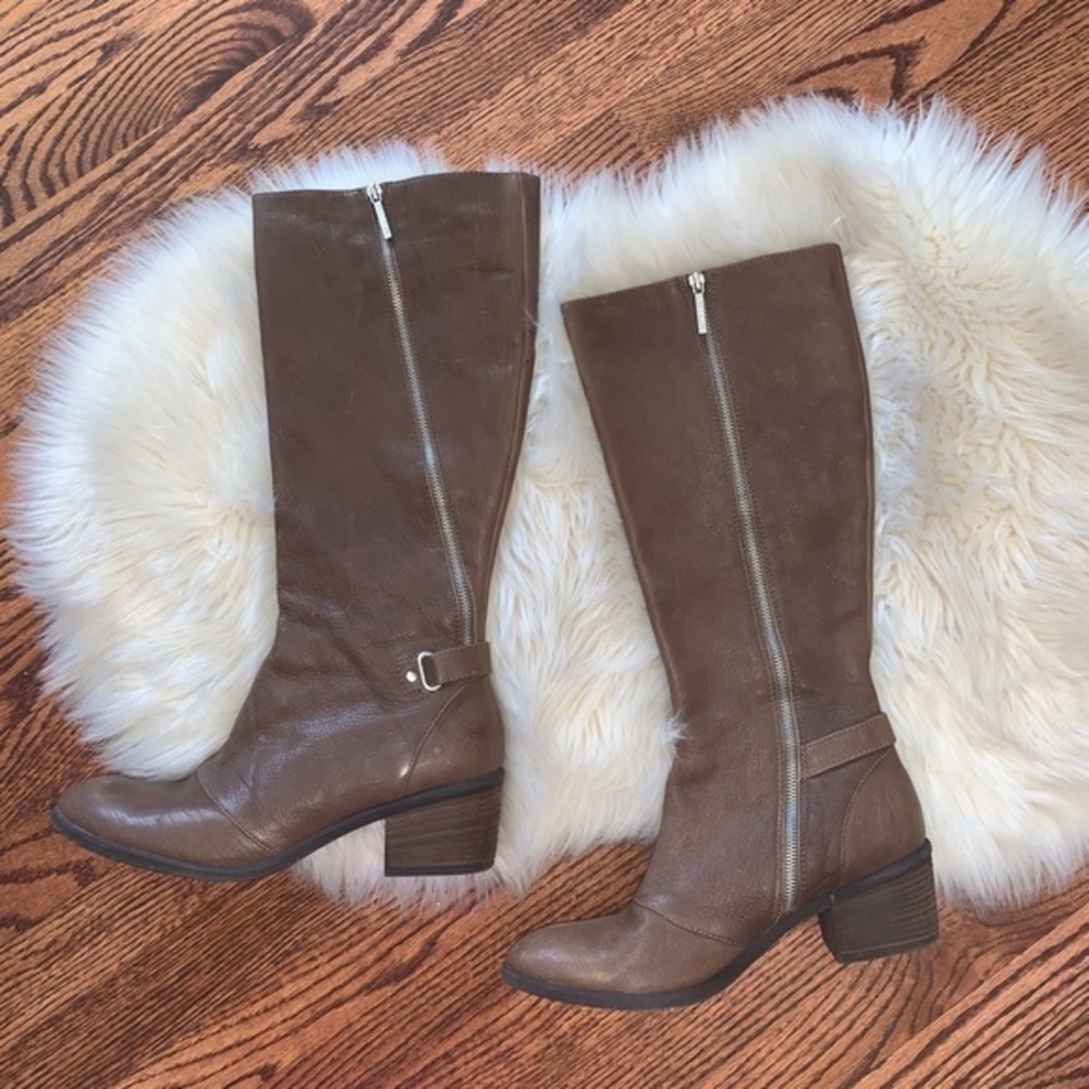 Donald J. Pliner Dalee brown leather boots size 9